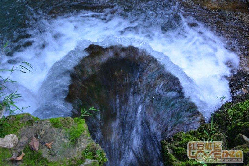 纪实:厂妹带男友回宿舍过夜,上铺美女苦不堪言:已经接连几次了
