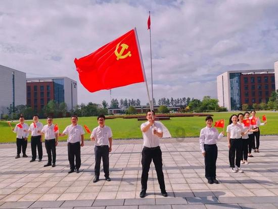 小猫钓鱼游戏龙王版有船