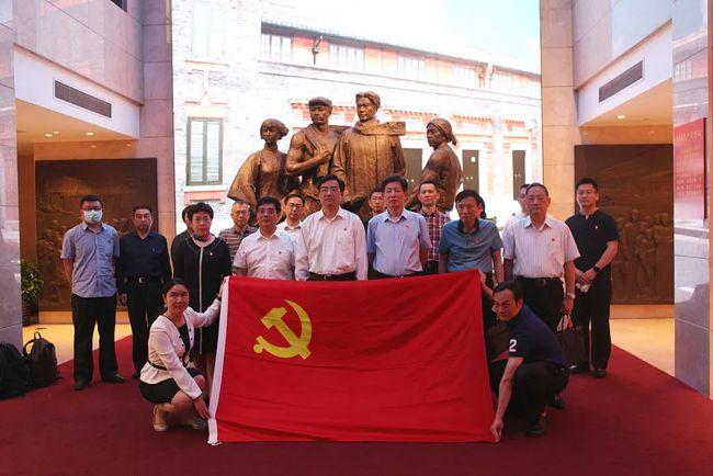 泡发干木耳用冷水还是用热水?专家告诉你答案!