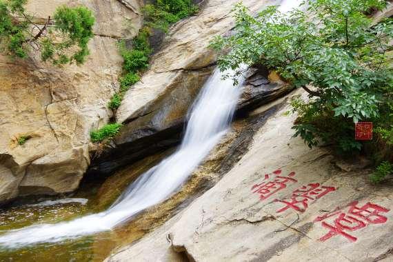 婴幼儿在吃奶睡觉时有对某一物件专一的爱好是不是病？游戏画面
